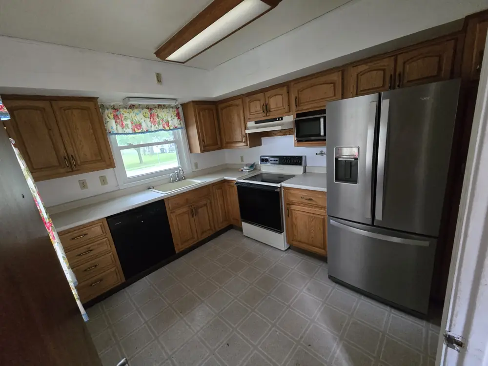 723 Parchmount Ave kitchen before renovation